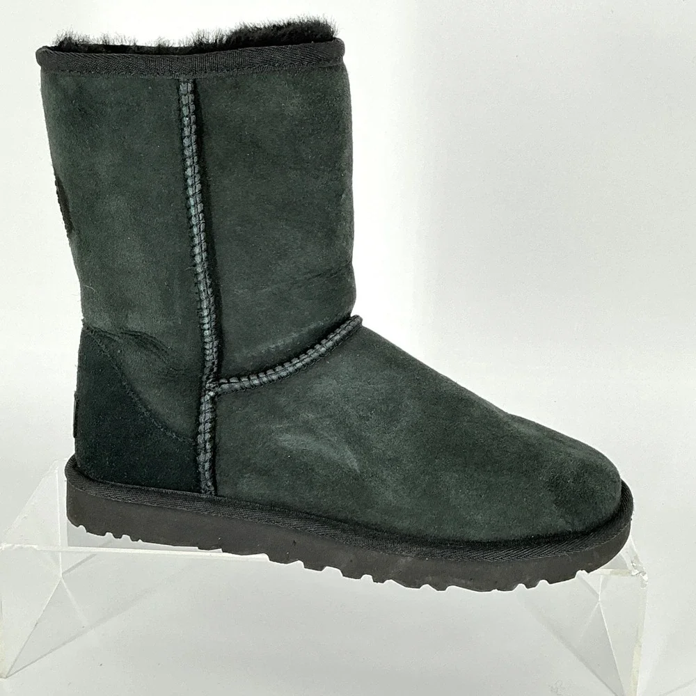 UGG Australia Size 6 Classic Short II Boots Black Suede Sheepskin Lined Women
